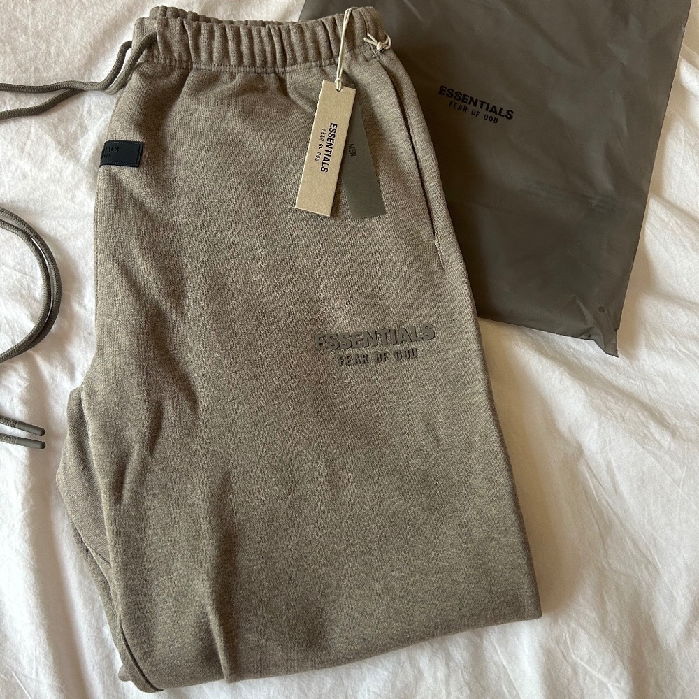 Brand New FEAR OF GOD ESSENTIALS MENS SWEATPANTS